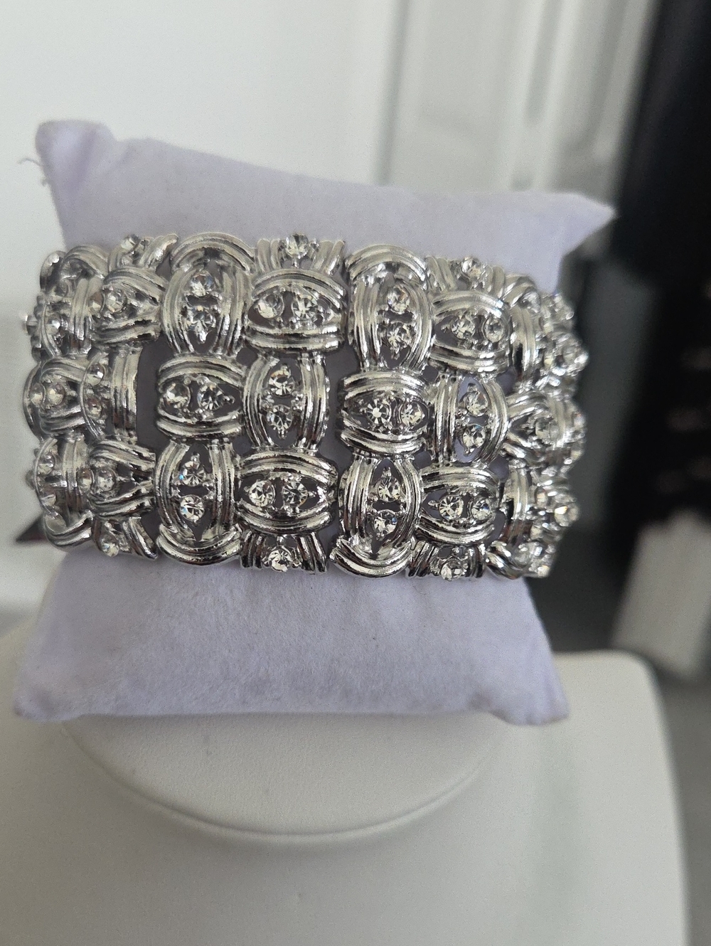 Paparazzi Woven Wardrobe White Bracelet NWT